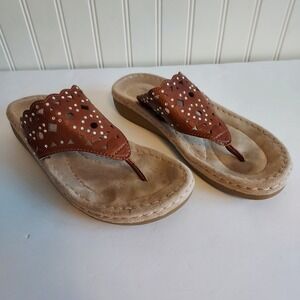 Easy Spirit Brown Leather Thong Sandals Rhinestone Bedazzled Beaded Wedge 7.5